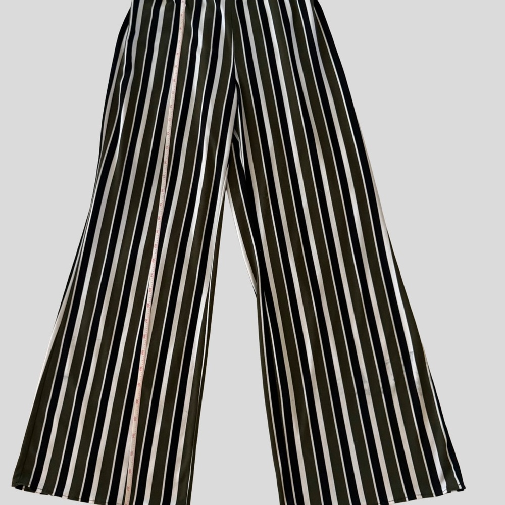 Express Black and White Striped Wide Leg Petite Pants - Picture 4 of 6